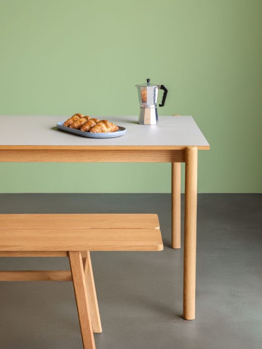 Hübsch pöytä, Oblique, harmaa